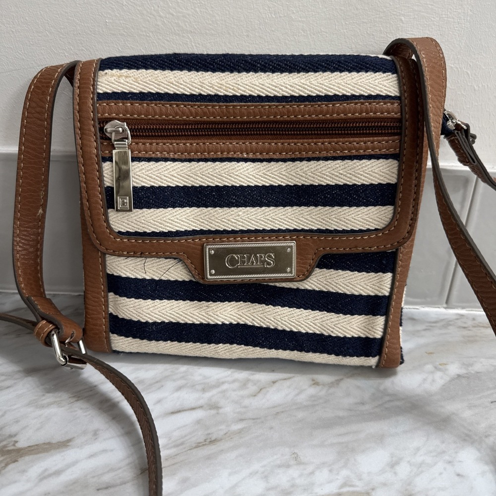 CHAPS BRAND NAVY BLUE AND CREAM COLOR STRIPED CROSSBODY BAG 8x8 EUC